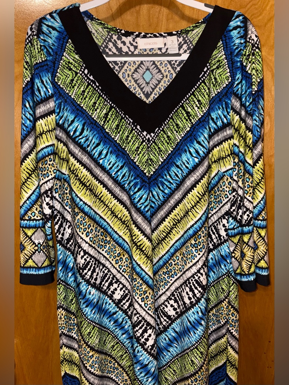 Chico’s green/blue printed jersey knit 3/4 sleeve v-neck dress Size 3 - Picture 3 of 7